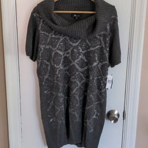 Short sleeve tunic sweater